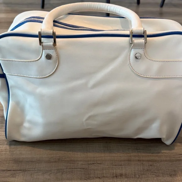 Emirates White and Blue Travel Bag - Picture 2 of 7